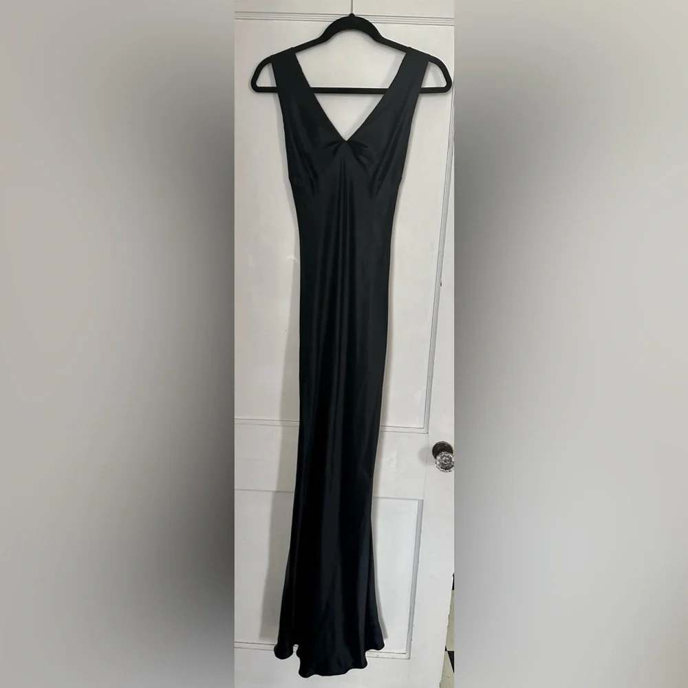 BCBG MaxAzria 100% Silk Black Maxi Dress Gown with Back Detail Sz 2 - Picture 4 of 5